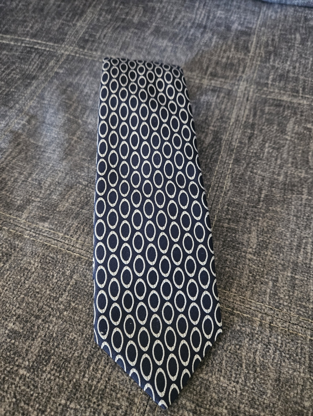 Authentic Ted Baker Navy And White Oval 100% Silk Tie